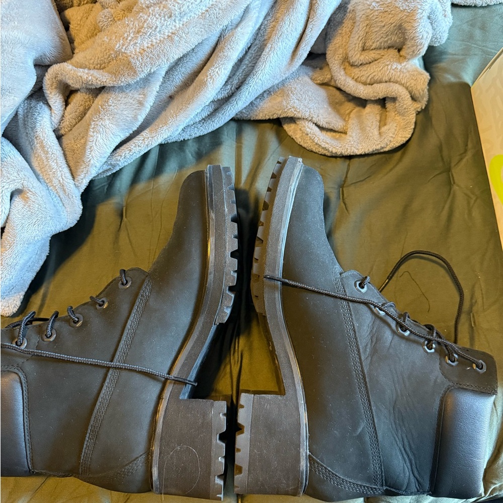 NW WOMENS TIMBERLAND BOOTS